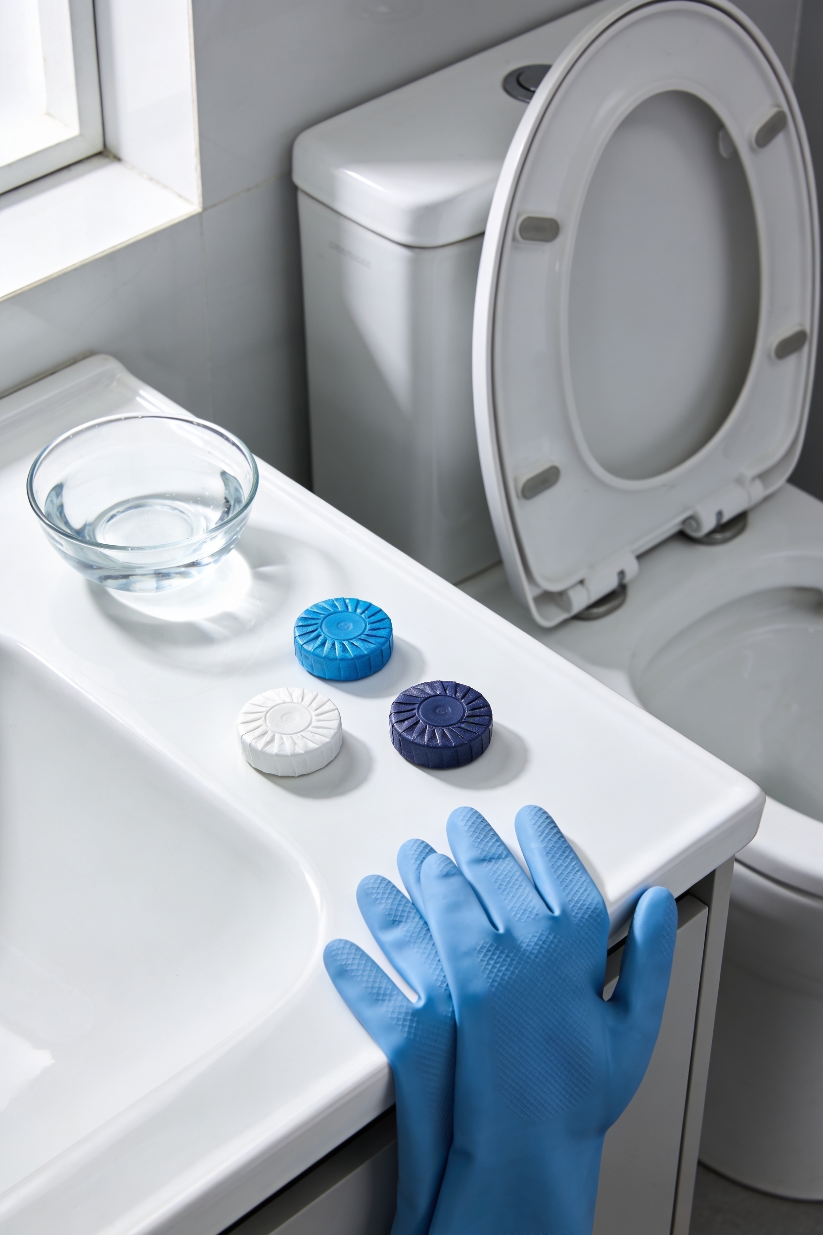 auto flush toilet bleach tablets